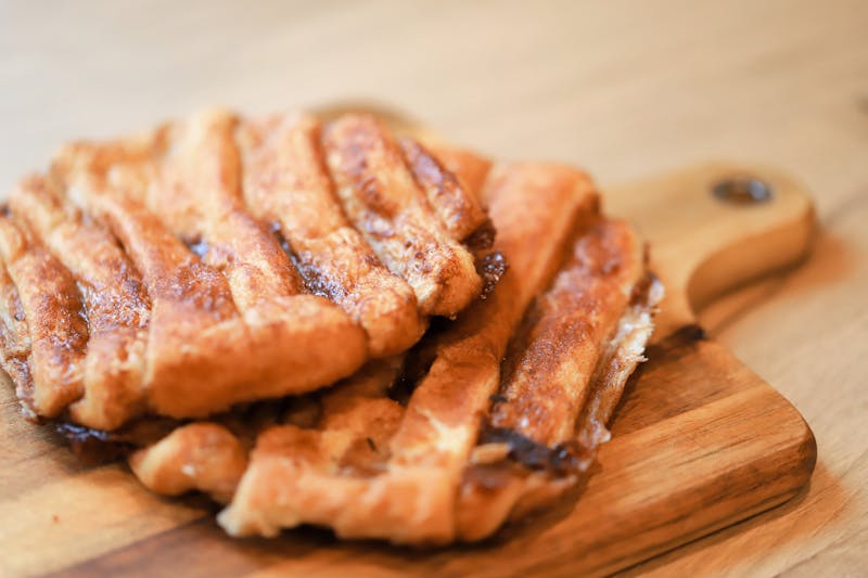 Cinnamon dessert pizza